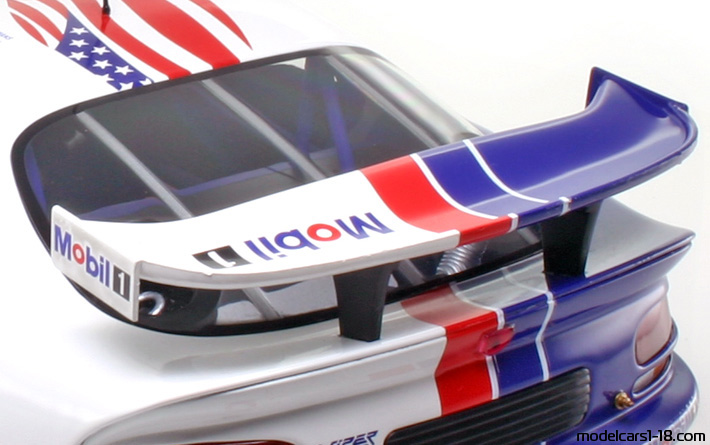 1998 - Dodge Viper GTS-R AutoArt 1/18 (Белый / Синий) Багажник / Поднимающиеся фары