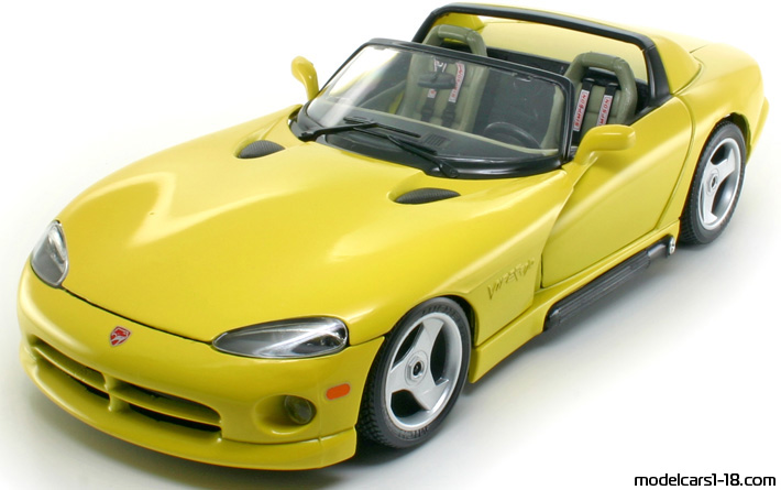 1992 - Dodge Viper RT/10 Bburago 1/18 (Black) Передняя левая сторона