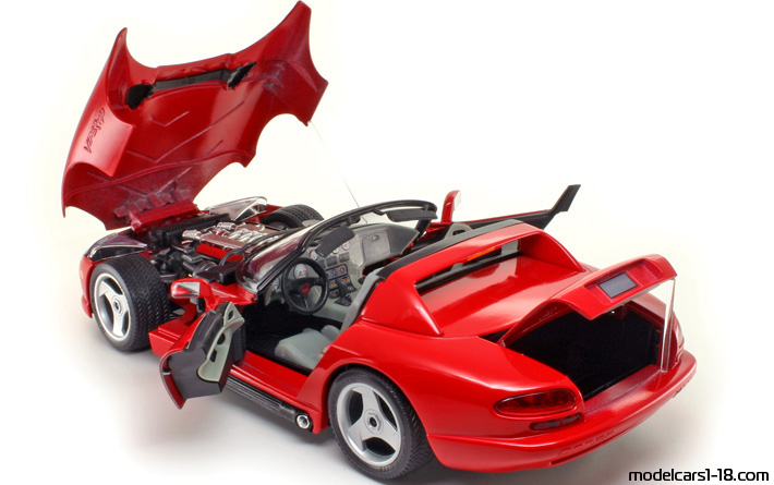 1992 - Dodge Viper RT/10 Bburago 1/18 (Kрасный) Открывающиеся части