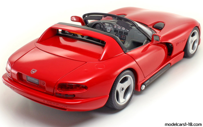 1992 - Dodge Viper RT/10 Bburago 1/18 (Kрасный) Задняя правая сторона