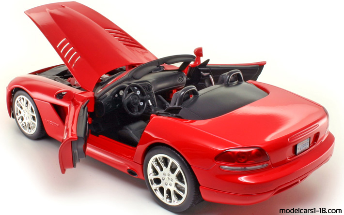 2003 - Dodge Viper SRT-10 Hot Wheels 1/18 (Kрасный) Открывающиеся части