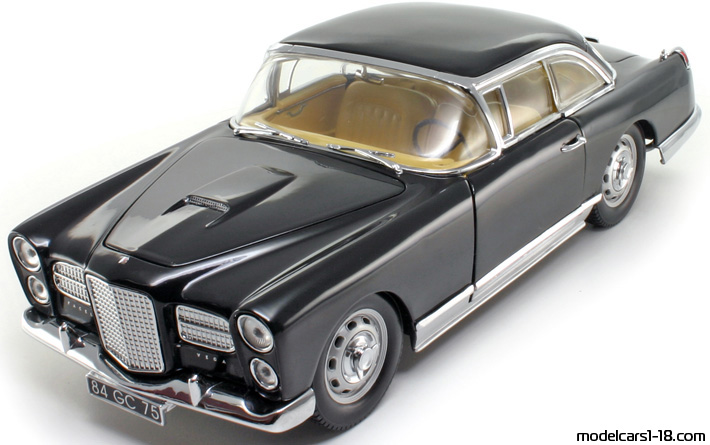 1957 - Facel Vega HK 500 Sun Star 1/18 (Чёрный) Передняя левая сторона