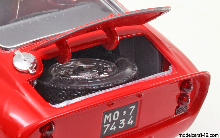 1962 - Ferrari 250 GTO Bburago 1/18 (Kрасный) Багажник / Поднимающиеся фары