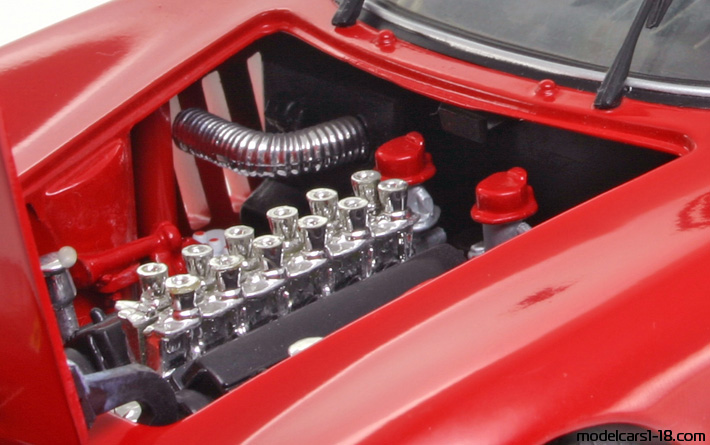 1964 - Ferrari 250 GTO Jouef Evolution 1/18 (Kрасный) Двигатель