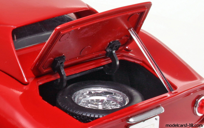 1964 - Ferrari 250 GTO Jouef Evolution 1/18 (Kрасный) Багажник / Поднимающиеся фары