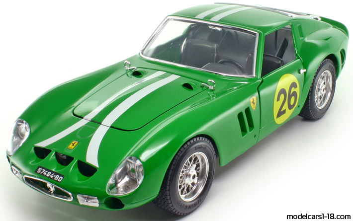1962 - Ferrari 250 GTO Bburago 1/18 (Зелёный / Белый) Передняя левая сторона