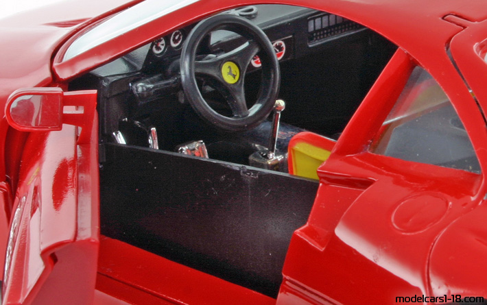 1986 - Ferrari 288 GTO Evoluzione Jouef Evolution 1/18 (Kрасный) Интерьер панель приборов
