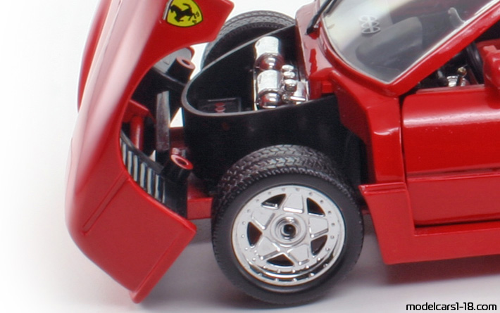 1986 - Ferrari 288 GTO Evoluzione Jouef Evolution 1/18 (Kрасный) Багажник / Поднимающиеся фары