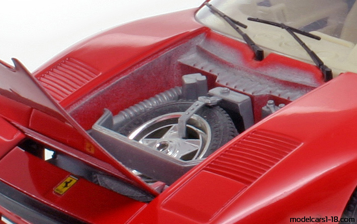 1984 - Ferrari 288 GTO Bburago 1/18 (Kрасный) Багажник / Поднимающиеся фары