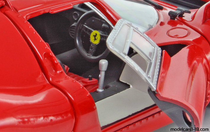 1967 - Ferrari 330 P4 Jouef Evolution 1/18 (Kрасный) Интерьер панель приборов