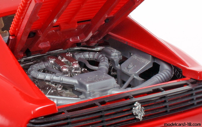 1989 - Ferrari 348 TB Bburago 1/18 (Kрасный) Двигатель