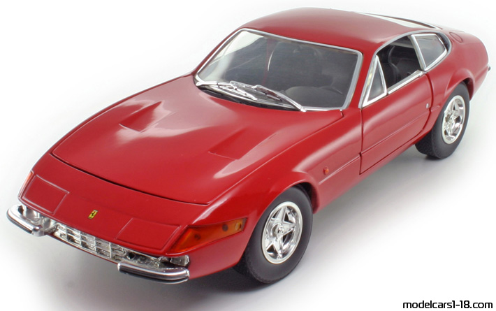 1968 - Ferrari 365 GTB/4 Daytona Hot Wheels 1/18 (Kрасный) Передняя левая сторона