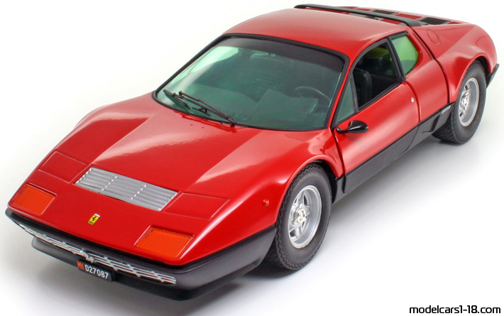 1976 - Ferrari 512 BB Chrono 1/18 (Kрасный / Чёрный) Передняя левая сторона