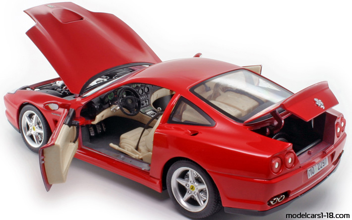 1996 - Ferrari 550 Maranello Bburago 1/18 (Kрасный) Открывающиеся части