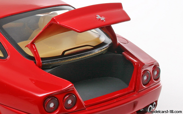 1996 - Ferrari 550 Maranello Hot Wheels 1/18 (Kрасный) Багажник / Поднимающиеся фары