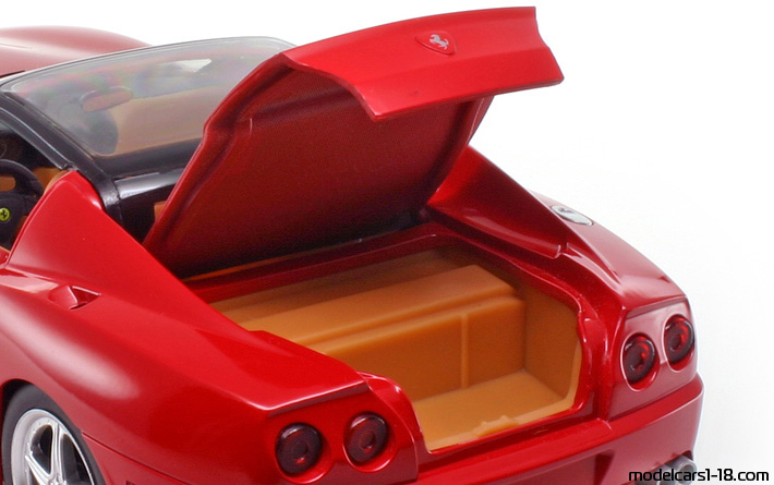 2006 - Ferrari 575 Superamerica Hot Wheels 1/18 (Kрасный) Багажник / Поднимающиеся фары
