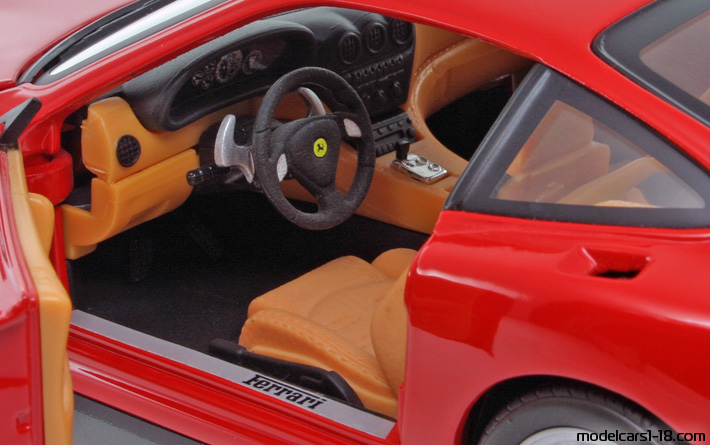 2002 - Ferrari 575M Maranello Hot Wheels 1/18 (Kрасный) Интерьер панель приборов