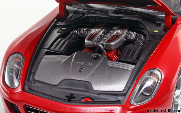 2006 - Ferrari 599 GTB Fiorano Elite 1/18 (Kрасный) Двигатель