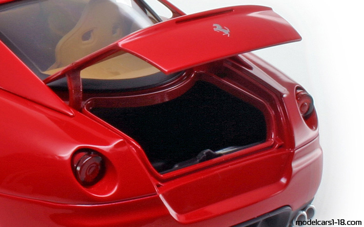 2006 - Ferrari 599 GTB Fiorano Hot Wheels 1/18 (Kрасный) Багажник / Поднимающиеся фары