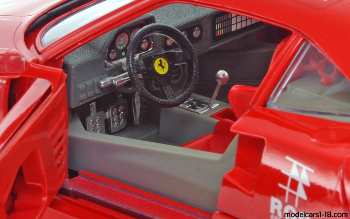1992 - Ferrari F40 Competizione Bburago 1/18 (Kрасный / Белый) Интерьер панель приборов