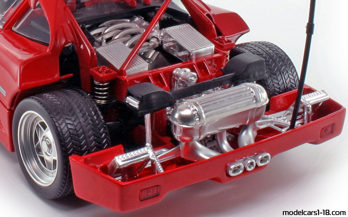 1987 - Ferrari F40 Hot Wheels 1/18 (Kрасный) Двигатель
