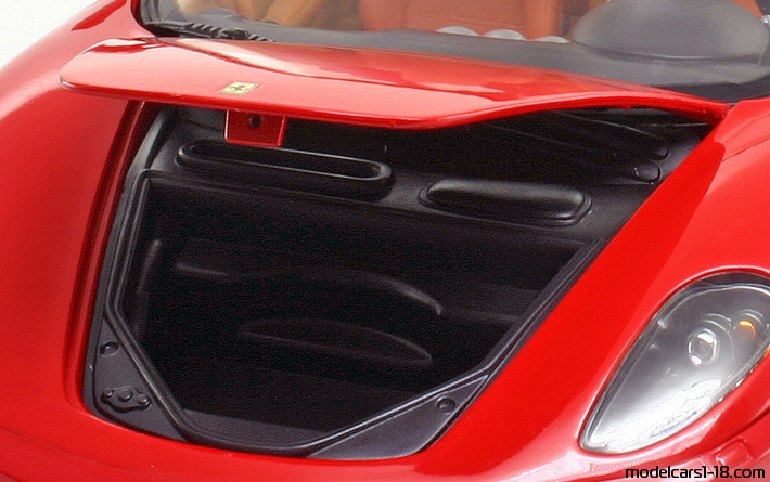 2005 - Ferrari F430 Spider Hot Wheels 1/18 (Kрасный) Багажник / Поднимающиеся фары