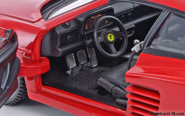 1994 - Ferrari F512M Hot Wheels 1/18 (Kрасный) Интерьер панель приборов