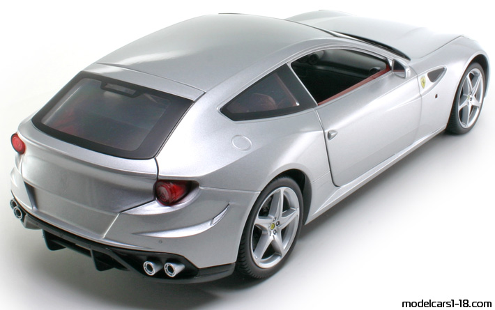 2011 - Ferrari FF Hot Wheels 1/18 (Серебристый) Задняя правая сторона