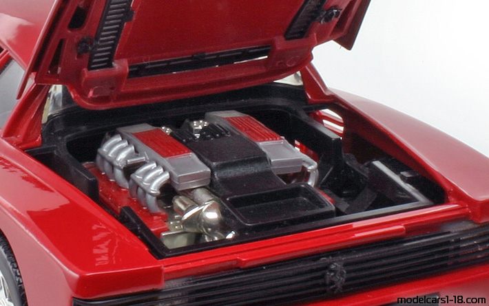 1984 - Ferrari Testarossa Hot Wheels 1/18 (Kрасный) Двигатель