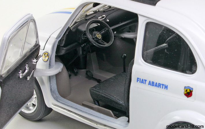 1965 - Fiat 500 Abarth Bburago 1/16 (Белый) Интерьер панель приборов