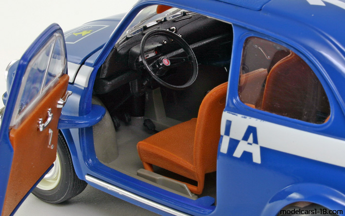 1968 - Fiat 500 Police Bburago 1/16 (Синий / Белый) Интерьер панель приборов
