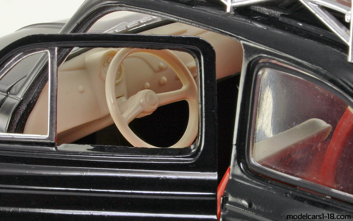 1957 - Fiat 500 Solido 1/16 (Коричневый) Интерьер панель приборов