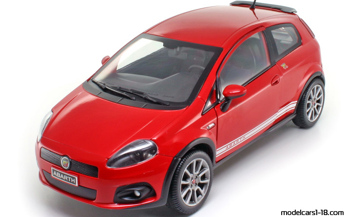 2007 - Fiat Grande Punto Abarth Mondo Motors 1/18 (Kрасный) Передняя левая сторона