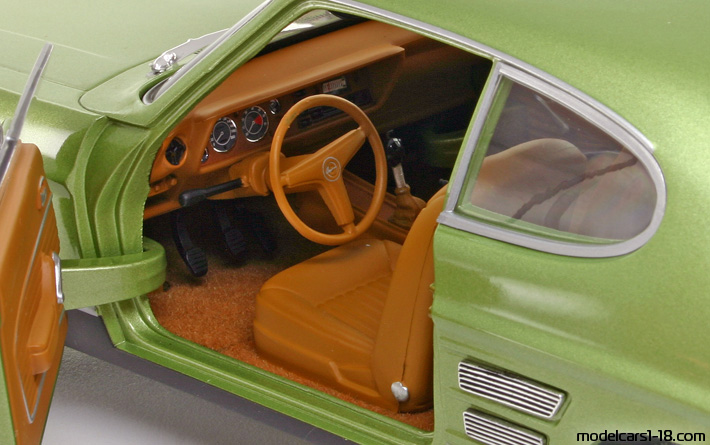 1969 - Ford Capri Minichamps 1/18 (Зелёный) Интерьер панель приборов