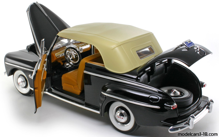 1948 - Ford Convertible Yat Ming 1/18 (Чёрный) Открывающиеся части