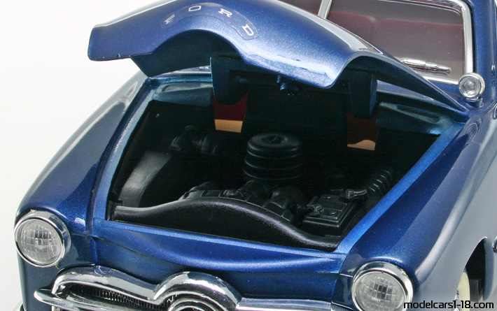 1949 - Ford Convertible Mira 1/18 (Синий) Двигатель