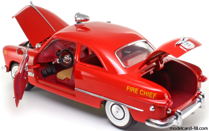1949 - Ford Coupe Fire Dept Mira 1/18 (Kрасный) Открывающиеся части