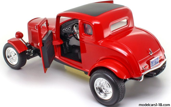 1932 - Ford Coupe (Model B) Motor Max 1/18 (Kрасный) Открывающиеся части