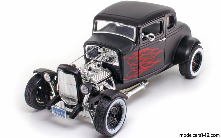 1932 - Ford Coupe (Model B) Motor Max 1/18 (Black / Kрасный) Передняя левая сторона