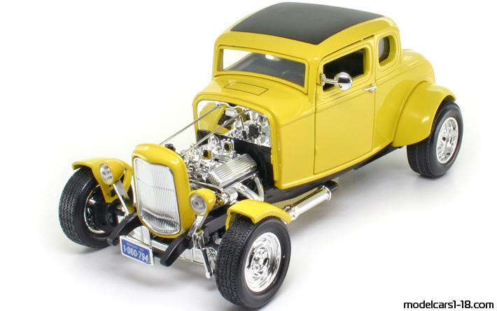 1932 - Ford Coupe (Model B) Motor Max 1/18 (Жёлтый) Передняя левая сторона