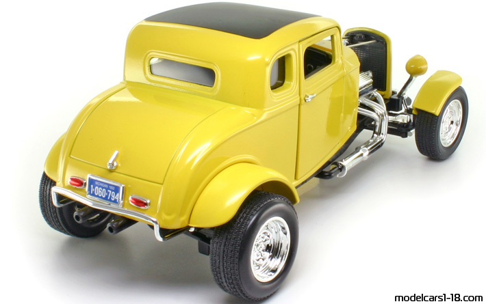 1932 - Ford Coupe (Model B) Motor Max 1/18 (Жёлтый) Задняя правая сторона