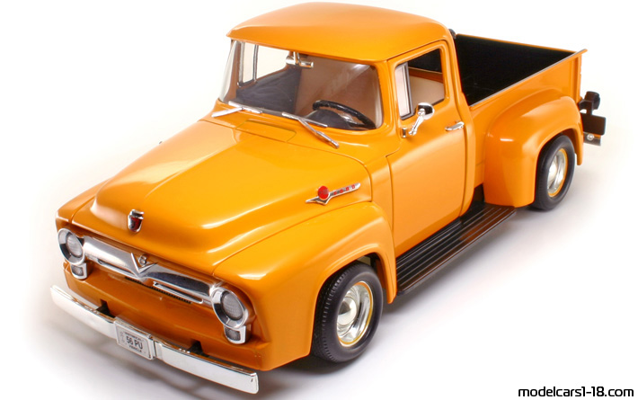 1956 - Ford F-100 ERTL 1/18 (Оранжевый) Передняя левая сторона