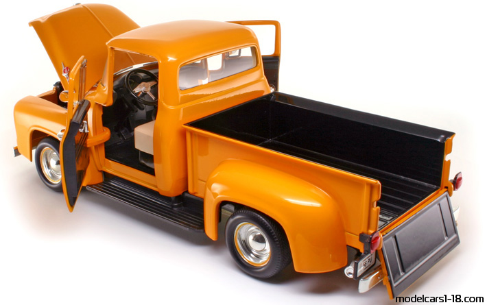 1956 - Ford F-100 ERTL 1/18 (Оранжевый) Открывающиеся части