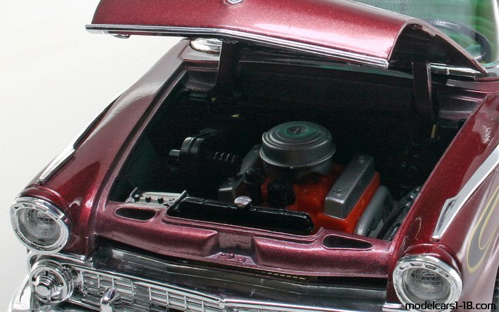 1955 - Ford Fairlane Crown Victoria Road Tough 1/18 (Kрасный / Чёрный) Двигатель