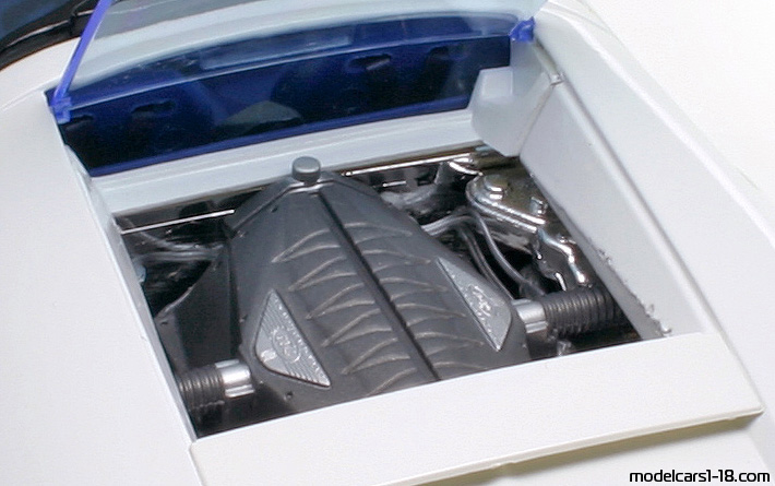 1995 - Ford GT90 Concept Maisto 1/18 (Белый) Двигатель