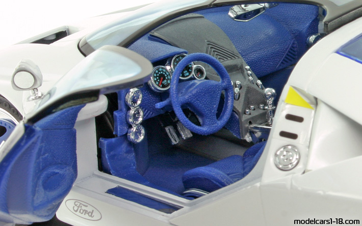 1995 - Ford GT90 Concept Maisto 1/18 (Белый) Интерьер панель приборов