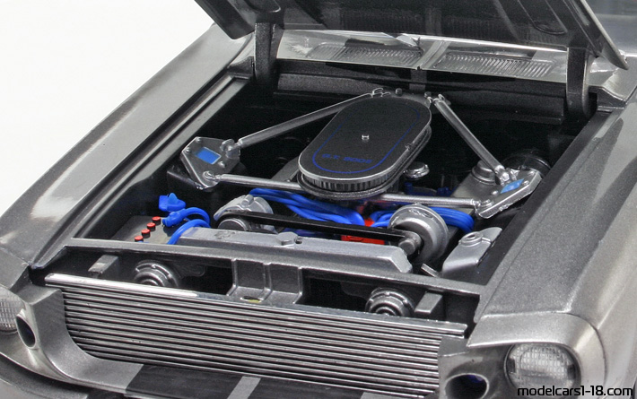 1967 - Ford Mustang Shelby GT500 Eleanor Shelby Collectibles 1/18 (Серый  / Чёрный) Двигатель