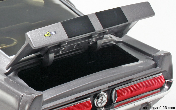 1967 - Ford Mustang Shelby GT500KR Jada Toys 1/18 (Серый  / Чёрный) Багажник / Поднимающиеся фары