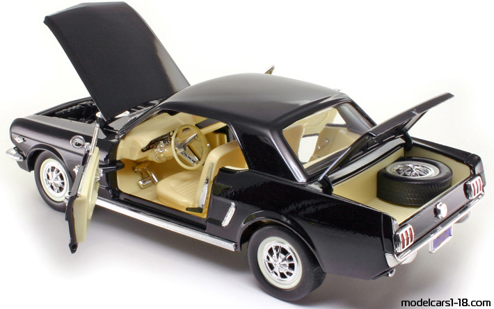 1965 - Ford Mustang Mira 1/18 (Чёрный) Открывающиеся части