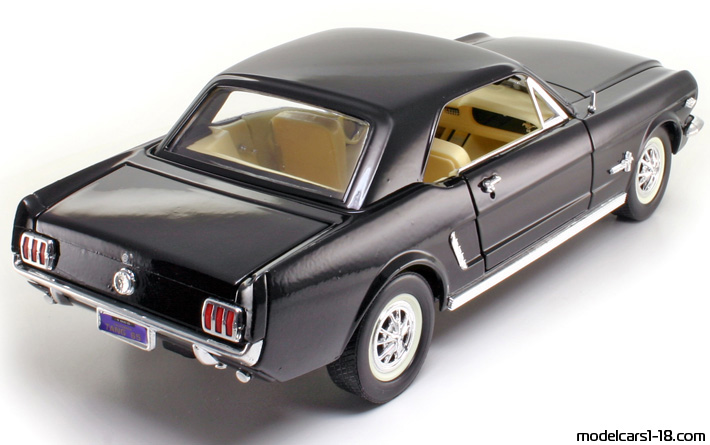 1965 - Ford Mustang Mira 1/18 (Чёрный) Задняя правая сторона